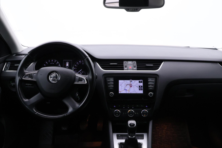 Škoda Octavia 1,6 TDI 77kW Elegance Tažné CZ