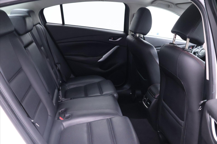 Mazda 6 2,2 D Skyactiv 110kW Revolution