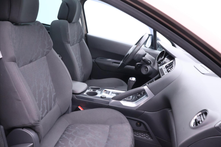 Peugeot 3008 2,0 HDI 120kW Aut. Allure Navi