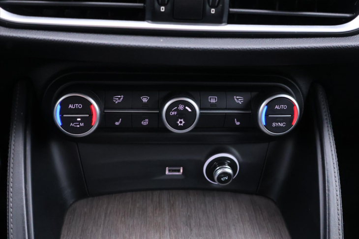 Alfa Romeo Stelvio 2,0 TBi 148kW Aut. Q4 Super