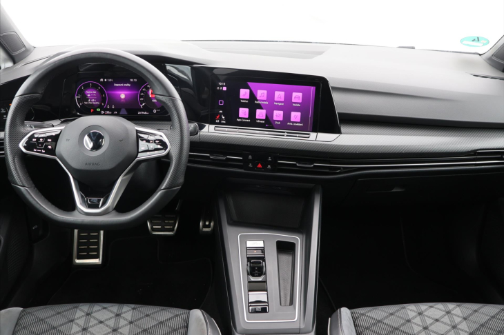 Volkswagen Golf 2,0 TDI DSG R-line Virtual DPH