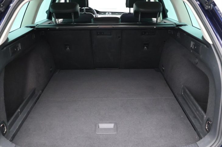 Volkswagen Passat Variant 2,0 TDI 110kW DSG Highline LED