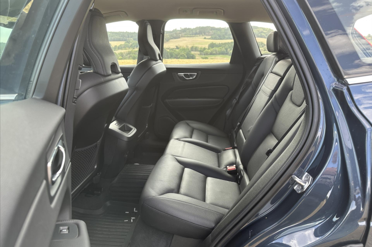 Volvo XC60 2,0 145 kW D4 AWD Momentum
