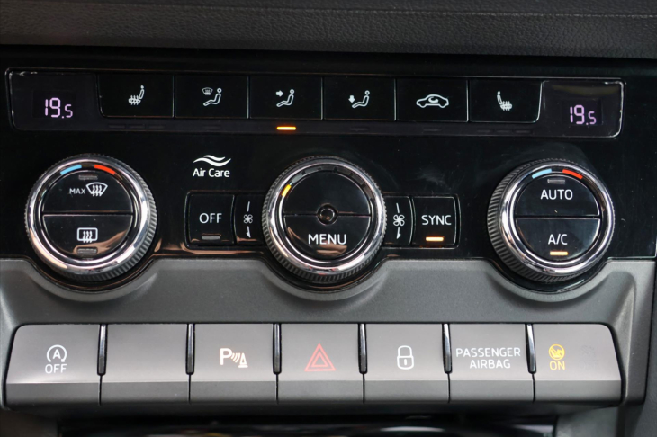 Škoda Karoq 2,0 TDI DSG 4x4 Sportline LED