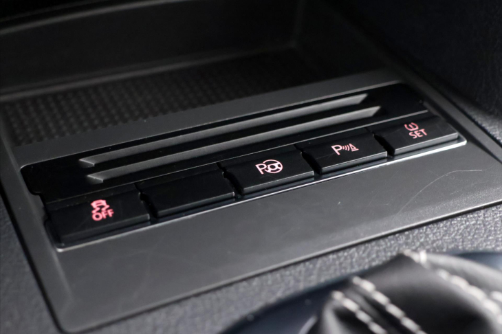Volkswagen Touran 2,0 TDI 103kW DSG Match Panorama