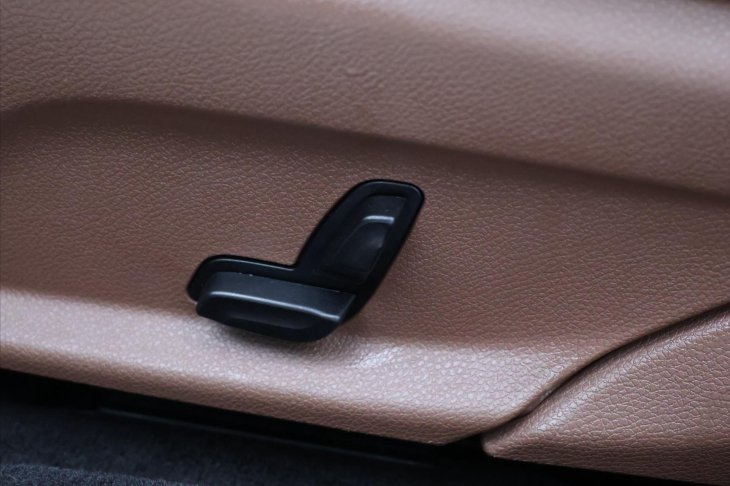 Mercedes-Benz Třídy E 2,0 220d 143kW Aut. CZ