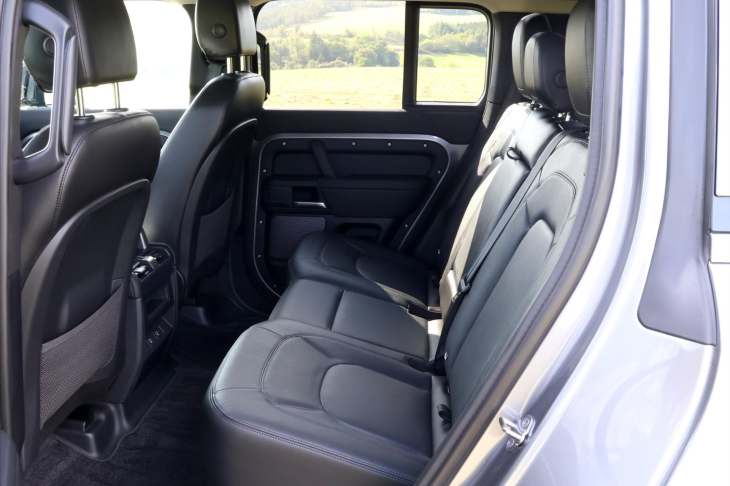 Land Rover Defender 3,0 D200 110 S 147kW CZ DPH Záruka