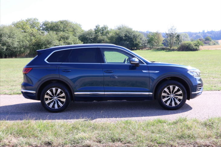 Volkswagen Touareg 3,0 TDI 210kW 4M LED DPH CZ