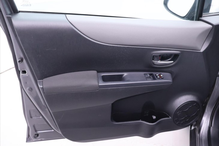 Toyota Yaris 1,0 VVTi Edition 1.Maj Serv.kn