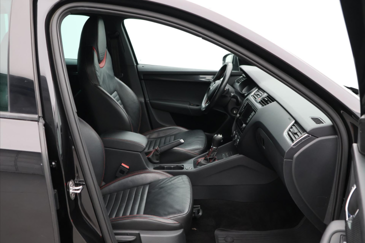 Škoda Octavia 2,0 TDi 4x4 DSG RS CZ