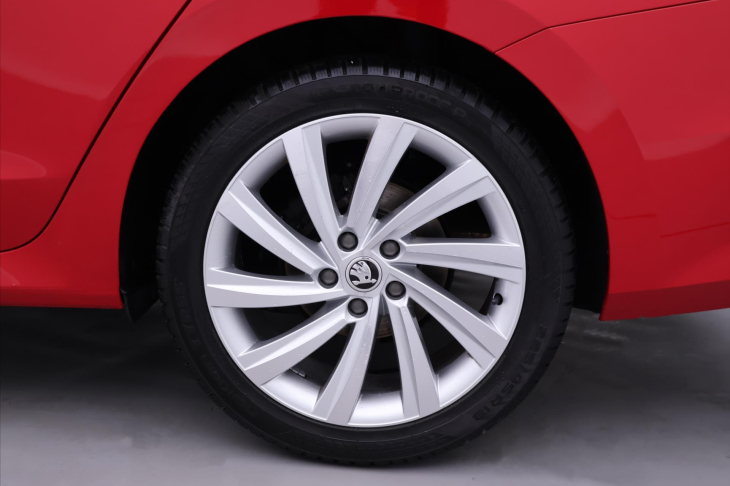 Škoda Octavia 1,5 TSI 110kW Style+matrix DPH