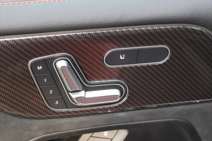 Mercedes-Benz GLB 2,0 220 4Matic AMG Premium