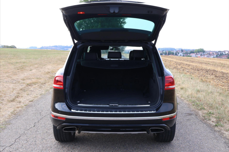 Volkswagen Touareg 3,0 TDI V6 DSG R-LINE CZ 4M