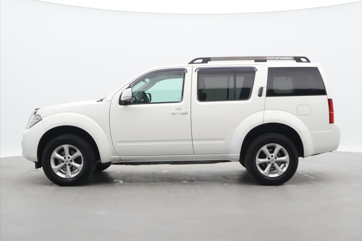 Nissan Pathfinder 2,5 dCi 140kW 4x4 7-Míst Tažné