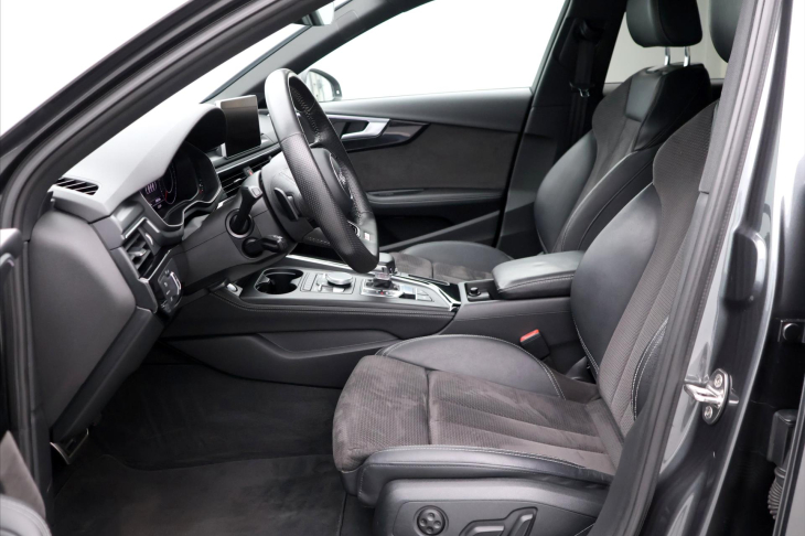 Audi A4 3,0 TDI 200kW quattro Navi