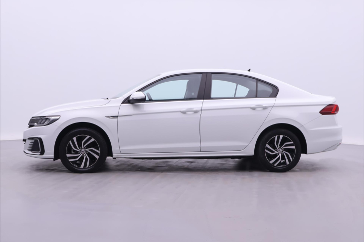 Volkswagen Bora E-Bora 100kW Automat