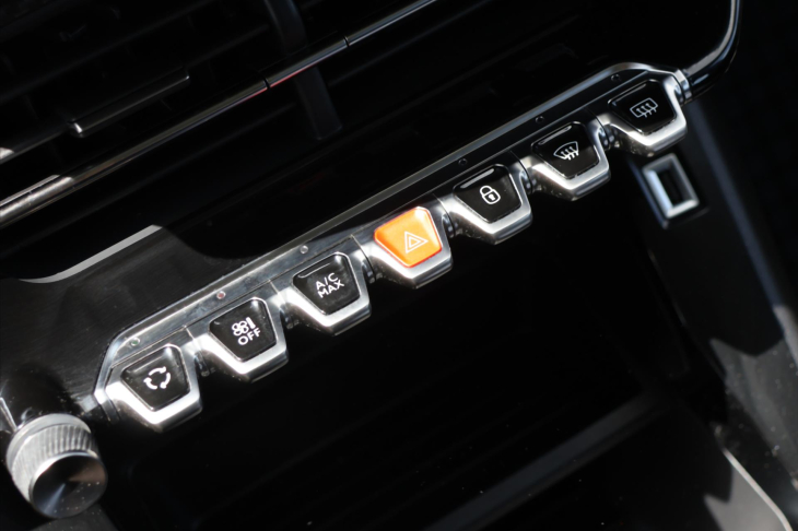 Peugeot 2008 1,2 PT 74kW CZ Klima ACTIVE