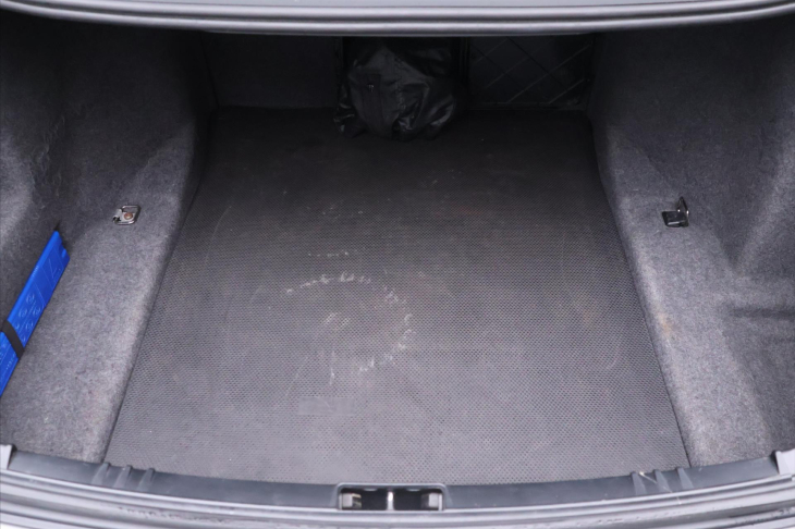 BMW Řada 6 3,0 635da 210kW CZ Kůže