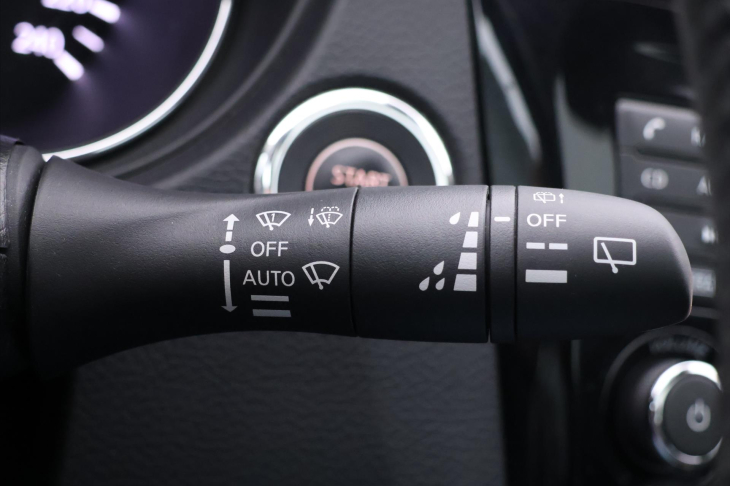 Nissan Qashqai 1,2 DiG-T 85kW Tekna Panorama