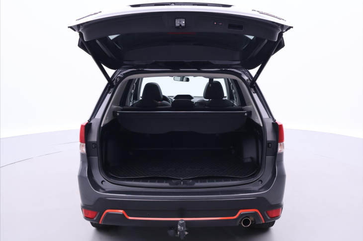 Subaru Forester 2,0 110kW CZ 4x4 Pano DPH