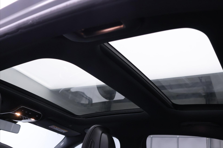 Mercedes-Benz Třídy C 2,0 4MATIC A9 190kW CZ DPH 300