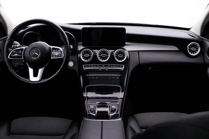 Mercedes-Benz Třídy C 2.0 220d 143kW Aut. LED