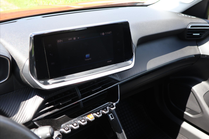 Peugeot 2008 1,2 PT 74kW CZ Klima ACTIVE