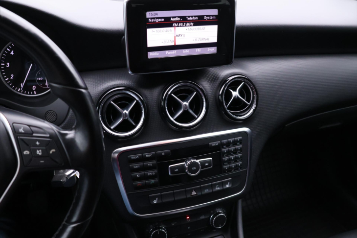 Mercedes-Benz Třídy A 1,6 180 90kW Style Navi Kůže