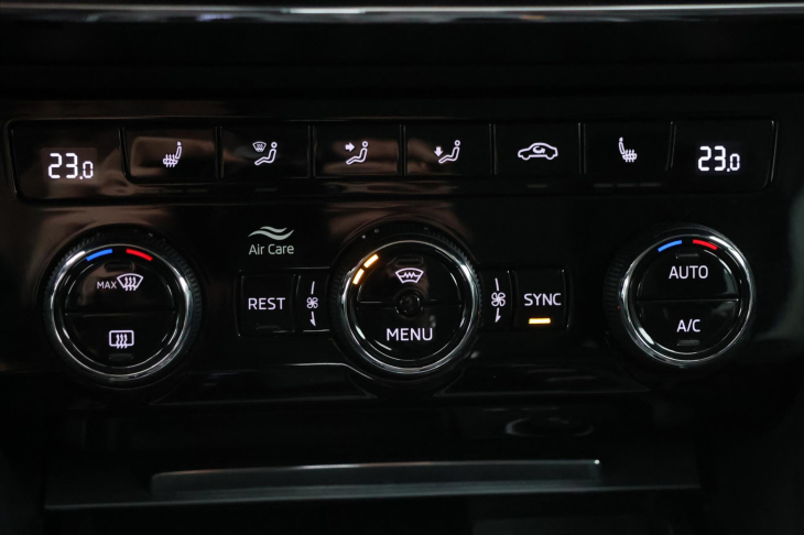 Škoda Superb 2,0 TDI DSG CZ 1.Maj LED DPH