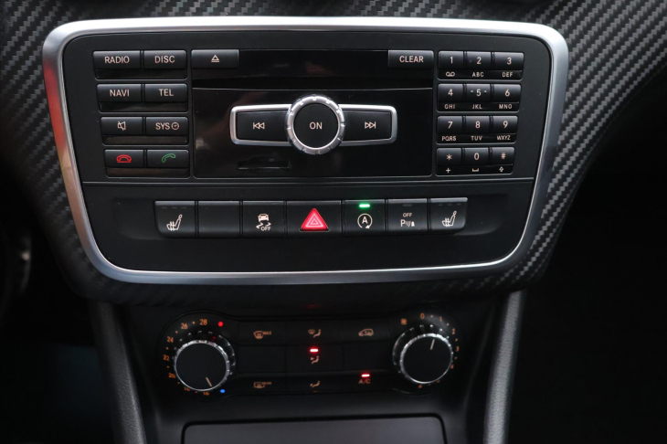 Mercedes-Benz Třídy A 2,0 45 265 kW 4Matic AMG Klima