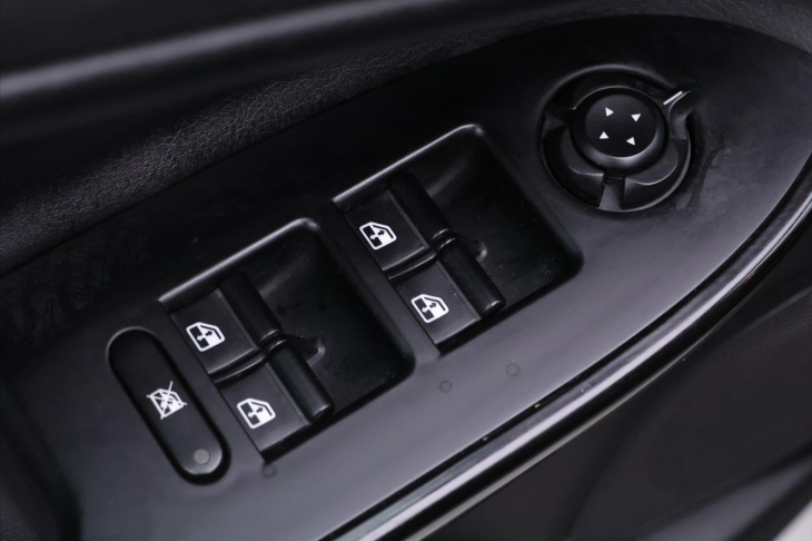 Alfa Romeo Giulietta 1,6 JTD 77kW Distinctive Kůže