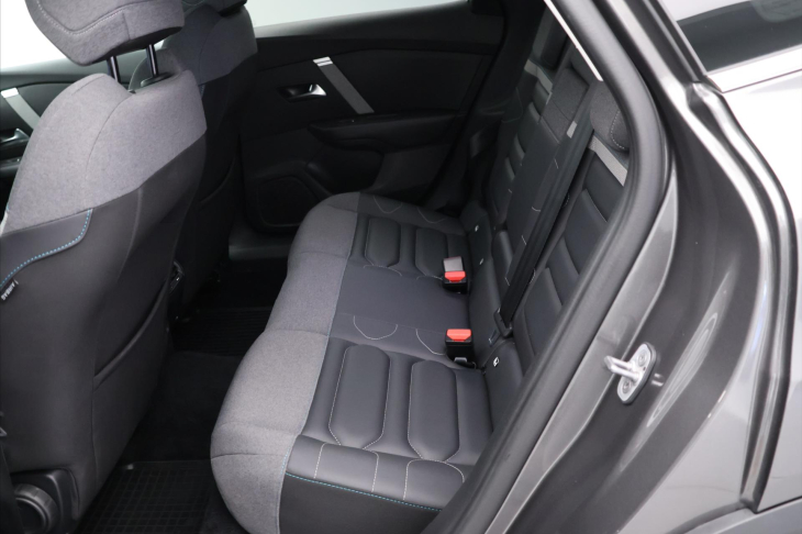 Citroën C4 X 1,2 PT 96kW CZ 1 Maj. Shine