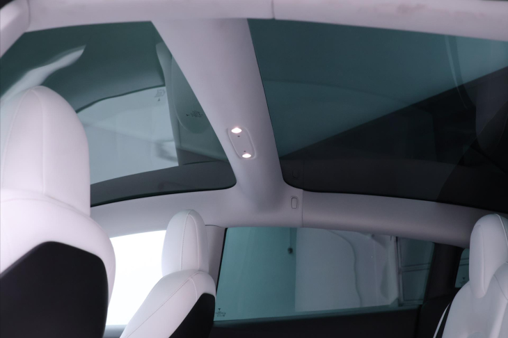 Tesla Model 3 Long Range 208kW Panorama