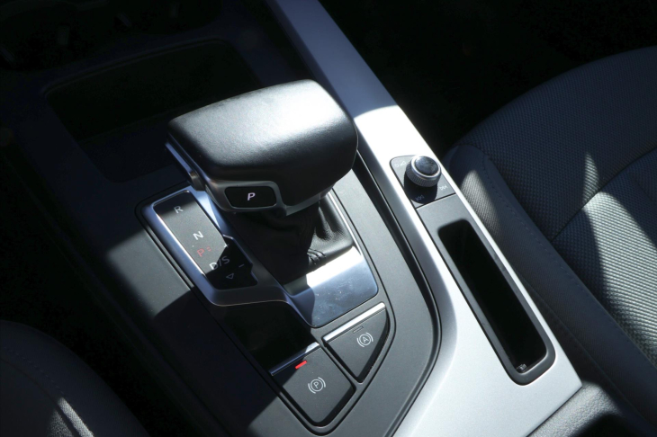 Audi A4 2,0 35 TDI CZ Advanced DPH