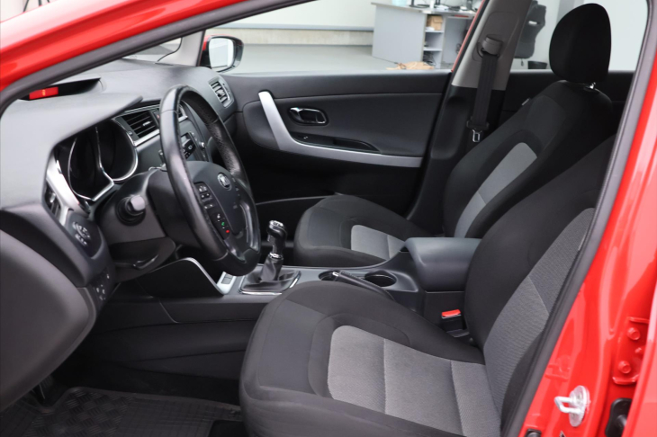 Kia Ceed 1,6 CRDI 100kW CZ Comfort Navi