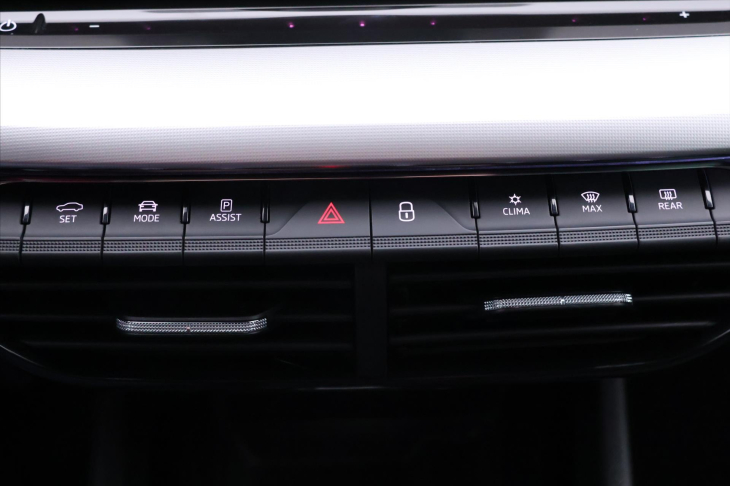 Škoda Octavia 2,0 TDI DSG Navi LED ACC DPH