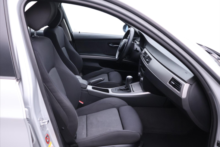 BMW Řada 3 2.0 320i 110kW Aut. Xenon