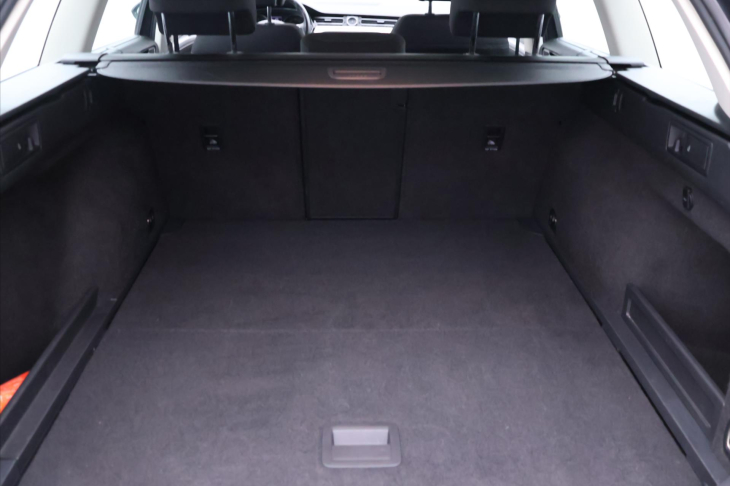 Volkswagen Passat 2,0 TDI 110kW DSG Comfort Navi