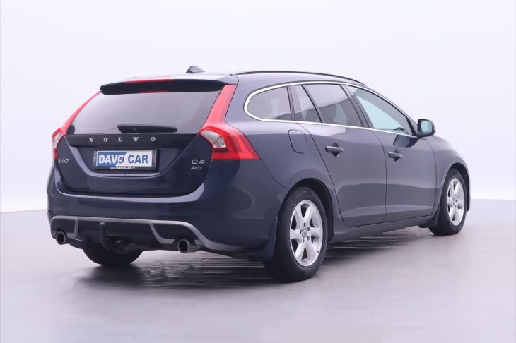 Volvo V60 2,4 D4 V5 120kW AWD R-design