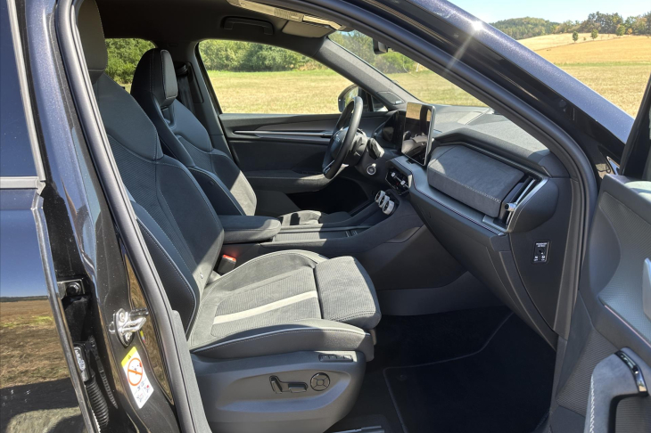 Škoda Kodiaq 2,0 TDI DSG 4x4 Sportline 7-Míst