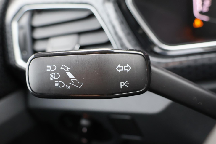 Volkswagen T-Cross 1,0 TSI R-line DSG Style DPH