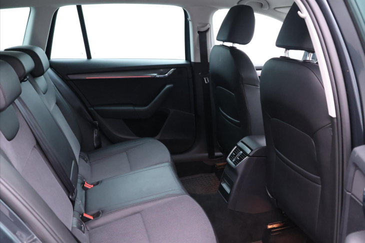 Škoda Octavia 2,0 TDI 110kW DSG Style LED