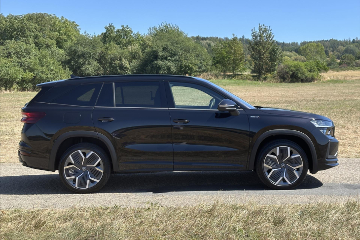 Škoda Kodiaq 2,0 TDI DSG 4x4 Sportline 7-Míst