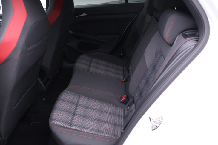 Volkswagen Golf 2,0 TSI GTI 180kW Virtual DPH