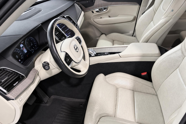 Volvo XC90 2,0 B5 173kW CZ 4X4 DPH Inscription