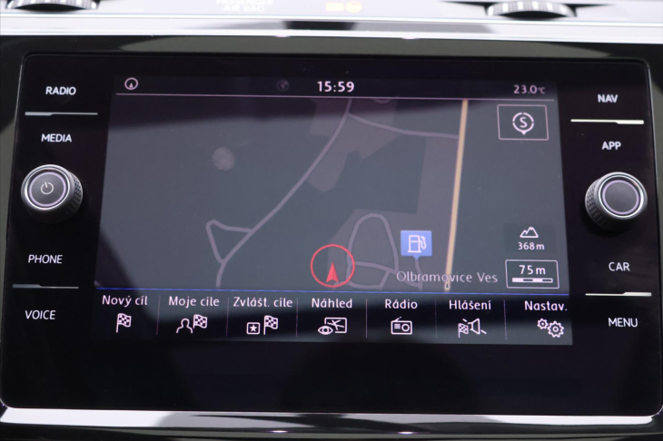Volkswagen Touran 1,8 TSI DSG R-line LED Panorama