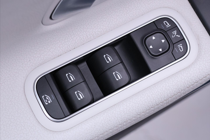 Mercedes-Benz CLA 2,0 35 AMG 225kW 4MATIC DPH CZ