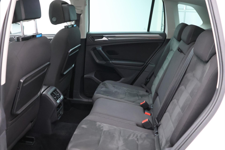 Volkswagen Tiguan 1,4 TSI DSG R-line matrix virtual