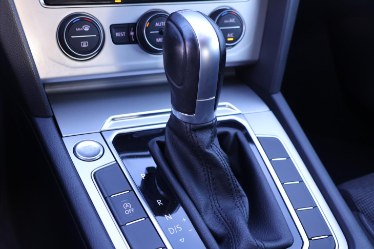 Volkswagen Passat 1,4 TSI 110kW DSG Comfort LED