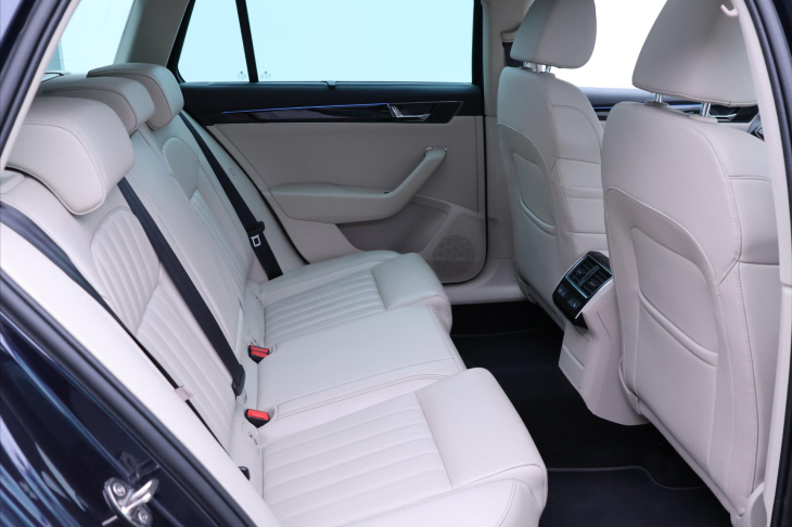 Škoda Superb 2,0 TDI 4x4 DSG L&K Matrix DPH